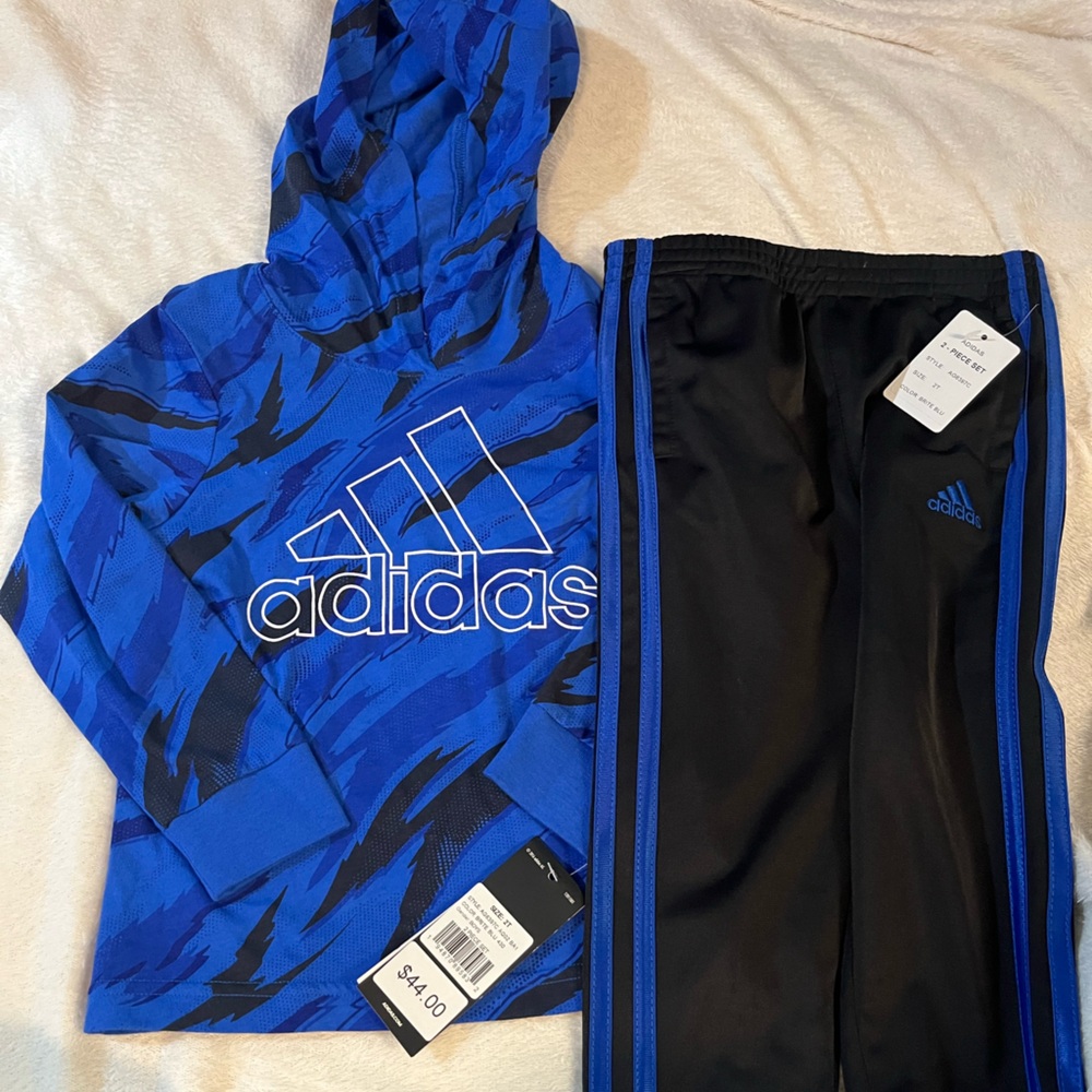 Adidas Black and Blue Sweatpants Sleek Athletic Design